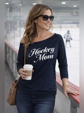 NWOT - 🏒 🥅  “HOCKEY MOM” Off the Shoulder Lightweight Sweatshirt in Navy.